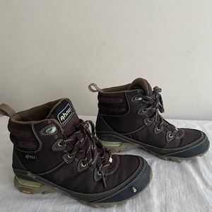 Womens AHNU Boots Size 6M Winter Hiking Boots EUC